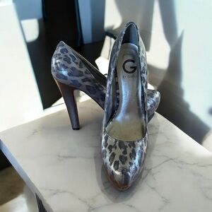 Guess Silver and Black Glossy Heels